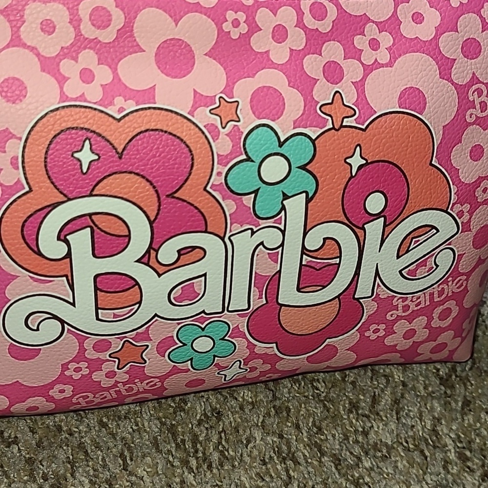 Barbie Make-up Accessory Bag - Picture 2 of 7